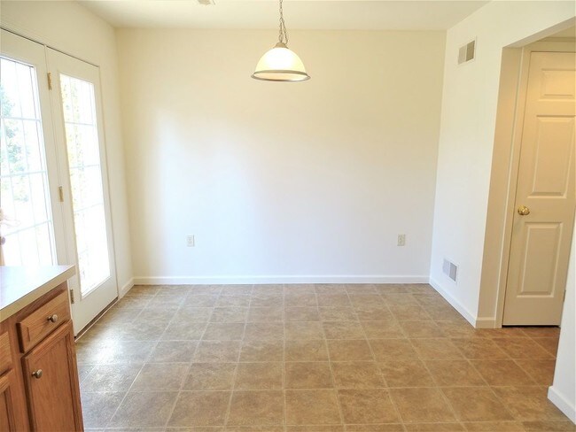 Foto del edificio - 12 School Dr