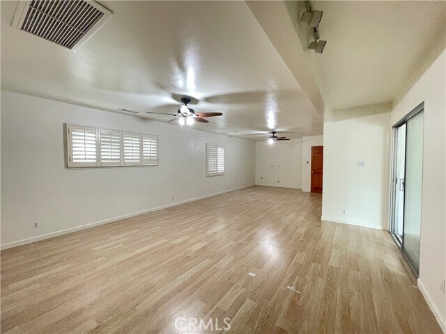 Foto del edificio - 3667 Broadmoor Blvd N