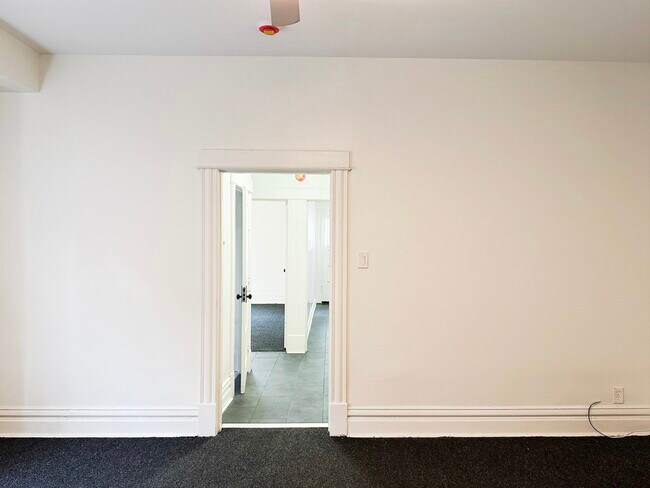 Foto del edificio - 4167 Botanical Ave