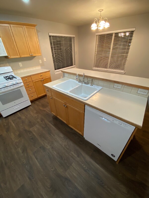 Building Photo - 1480 Del Rio