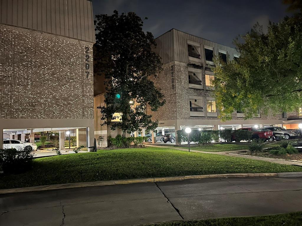 2209 S Braeswood Blvd Unit 32B, Houston, TX 77030 Condo for Rent in Houston, TX