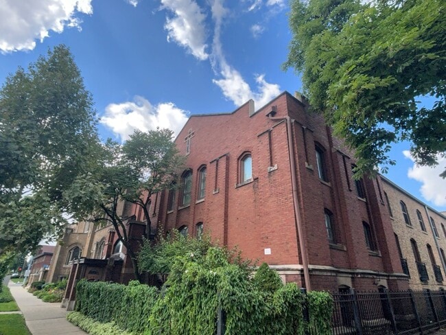 Building Photo - 331 S Ridgeland Ave