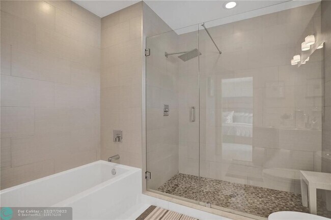 Foto del edificio - 1391 N Ocean Blvd