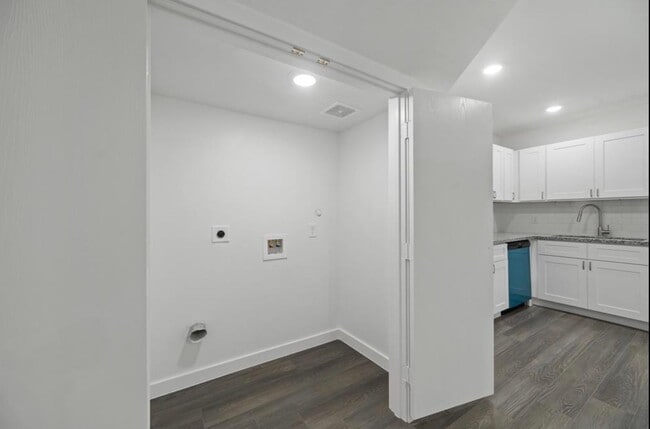 Foto del edificio - For Lease- Housing Vouchers Accepted | 3 Bed, 2 Bath |1,150 Sq Ft | Parkhurst Place |