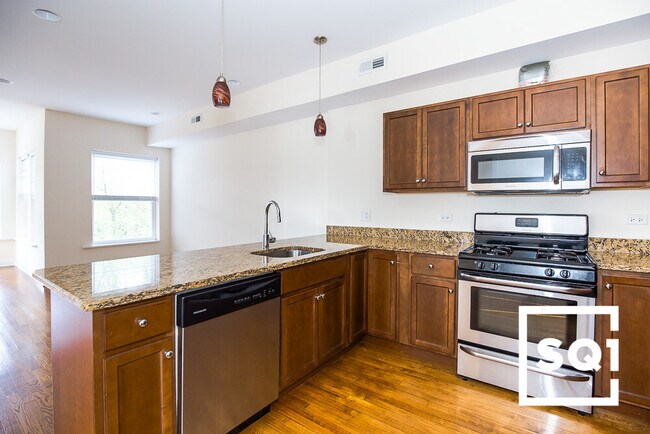 Building Photo - 4733 N Washtenaw Ave