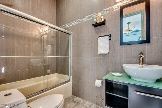 Foto del edificio - 14370 McGregor Blvd
