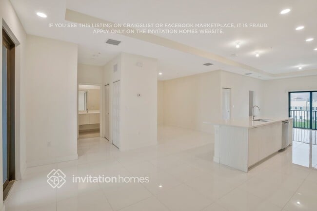 Foto del edificio - 7819 NW 104th Ave
