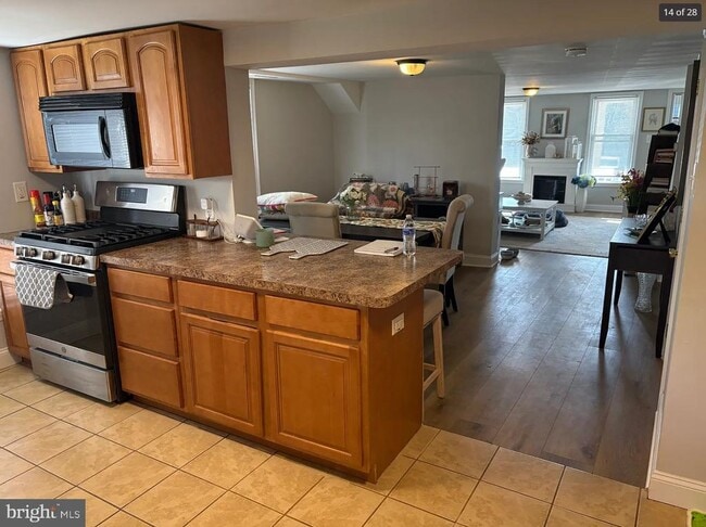 Building Photo - 341 Emmett St