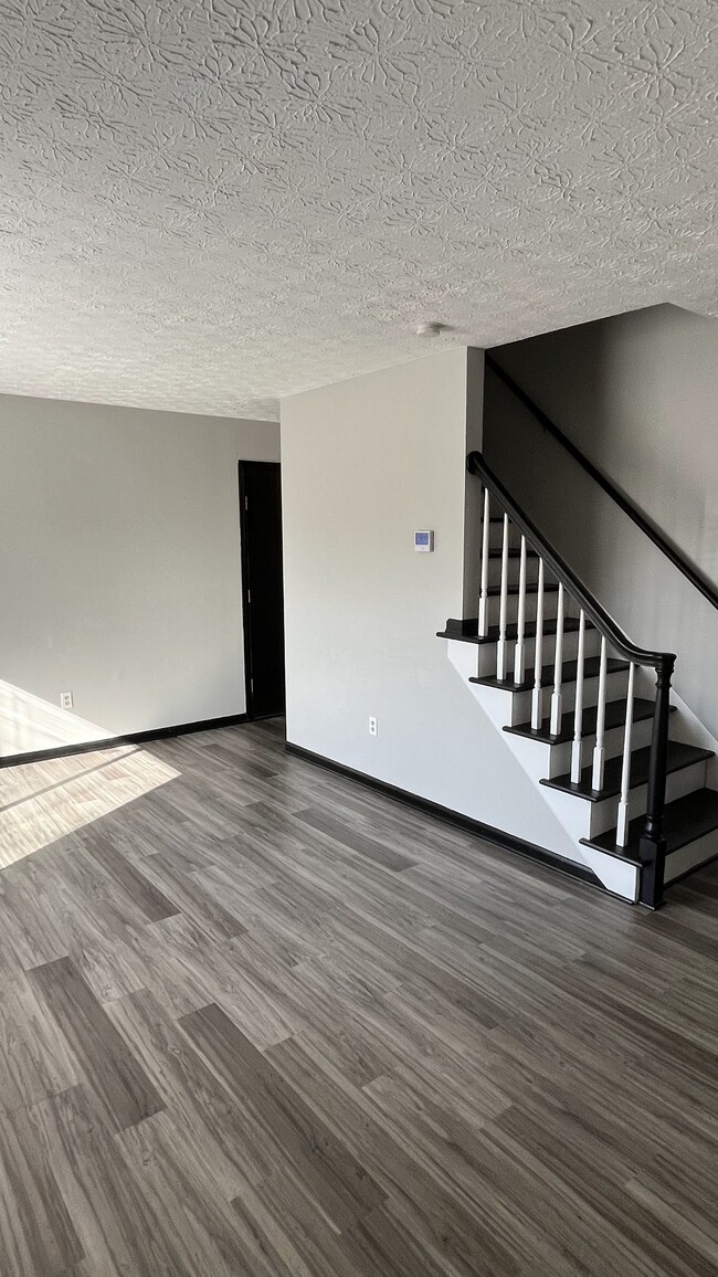 2.Living Room - 6592 Hawksway Ct