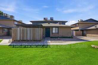 Building Photo - 286 W Palomino Dr