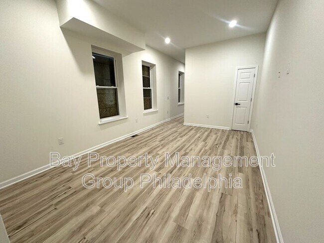 Foto del edificio - 2250 N Park Ave