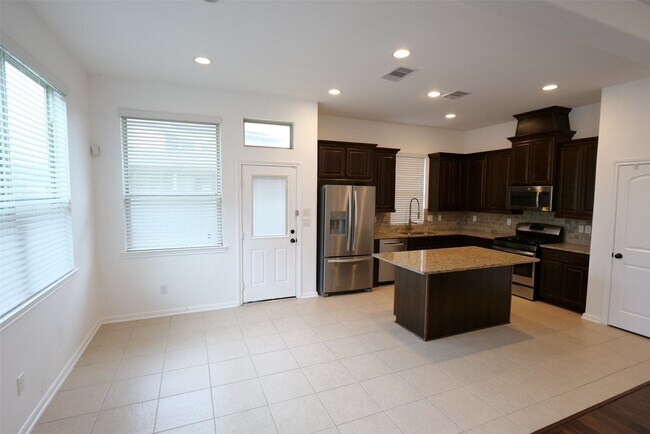 Building Photo - 12211 Stellano Ln