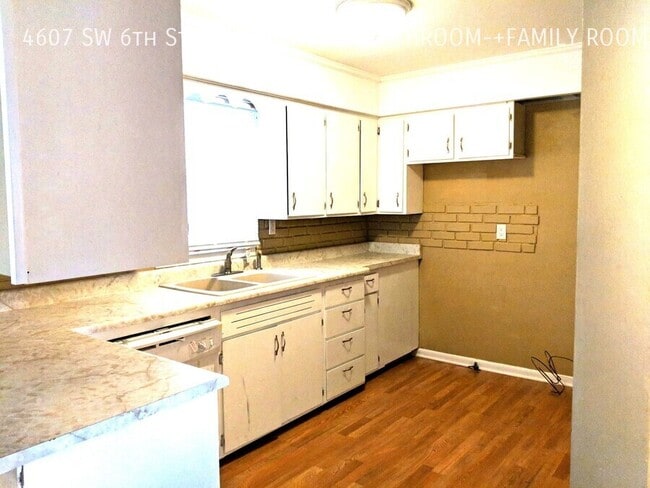 Foto del edificio - 4607 SW 6th St