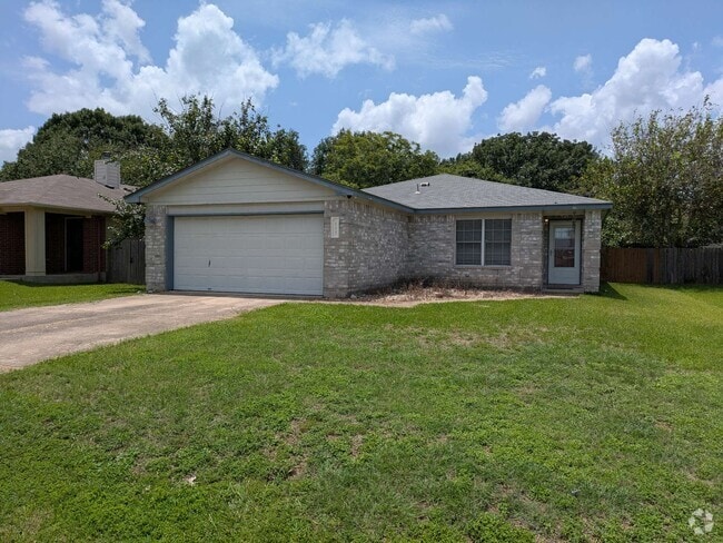 Building Photo - 133 Carolyns Way