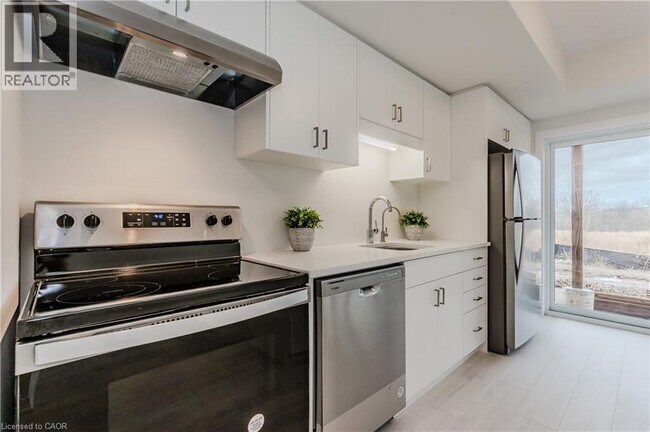 Building Photo - 15 Stauffer Woods Trl