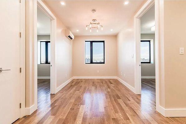 Foto del edificio - 2 bedroom in Bronx NY 10452