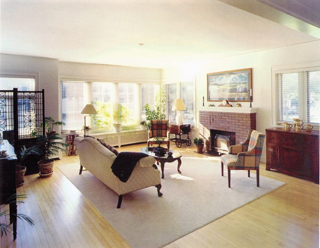 Building Photo - 445 W Wilson St