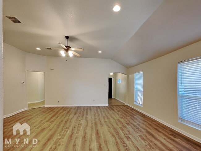 Building Photo - 6513 Sierra Madre Dr