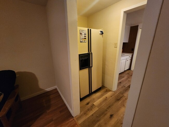 Foto del edificio - 497 E Main St