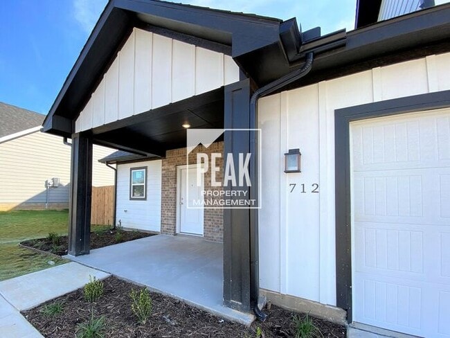 Building Photo - BRAND NEW Home for Rent at Walnut Creek Vi...