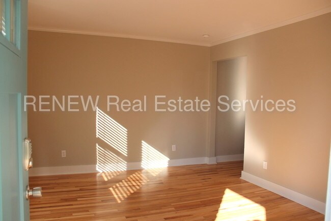 Building Photo - 1713 Luton St