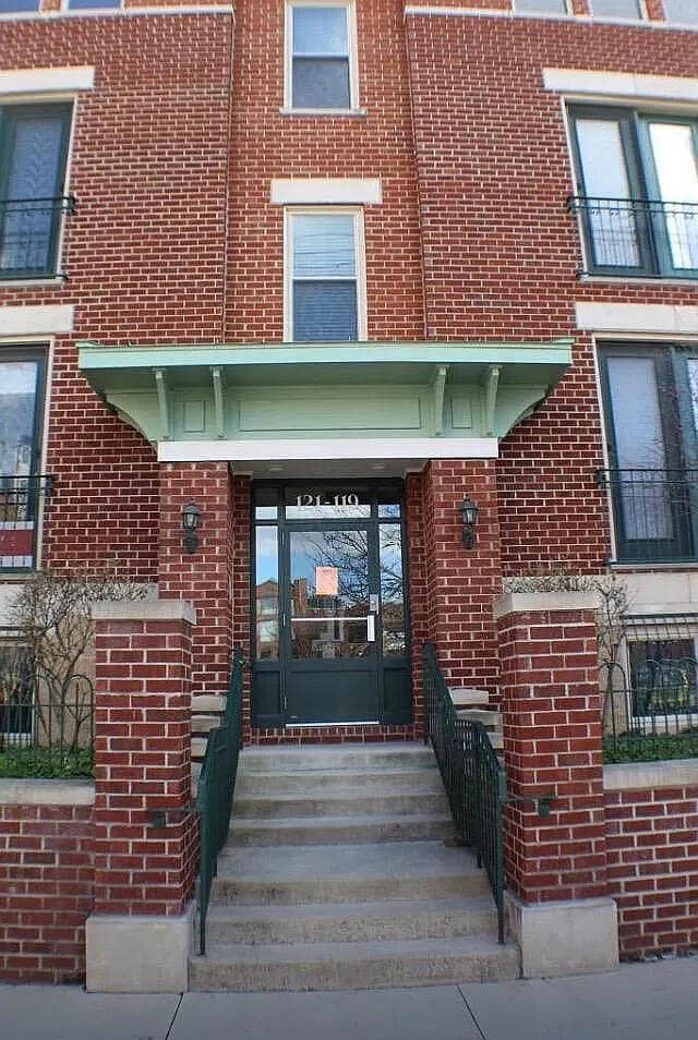 Building Photo - 121 E Noble St