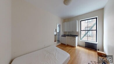 Building Photo - 53 W 72nd St
