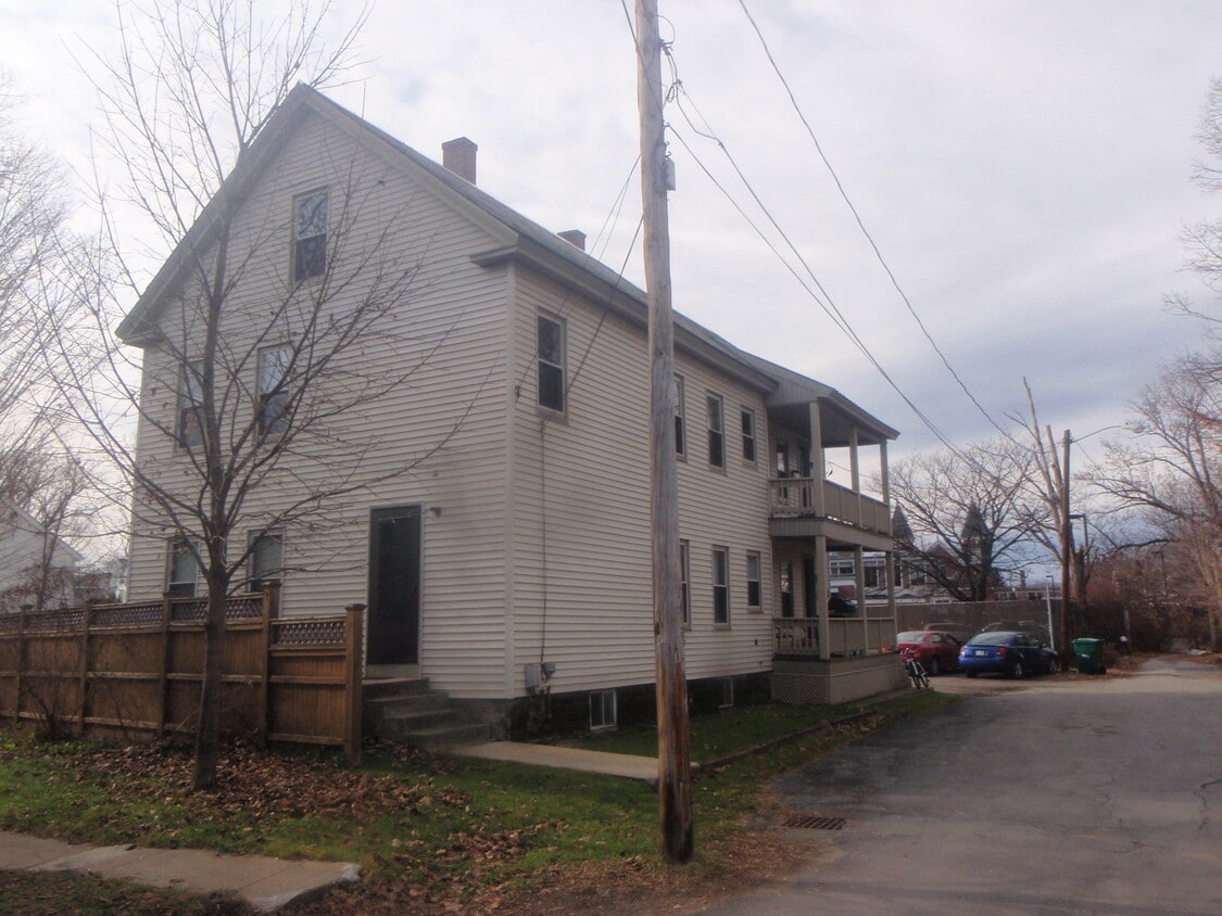 Primary Photo - 12 Willow Ct