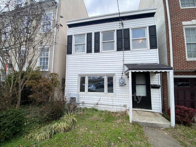 Foto del edificio - 107 Lafayette Blvd