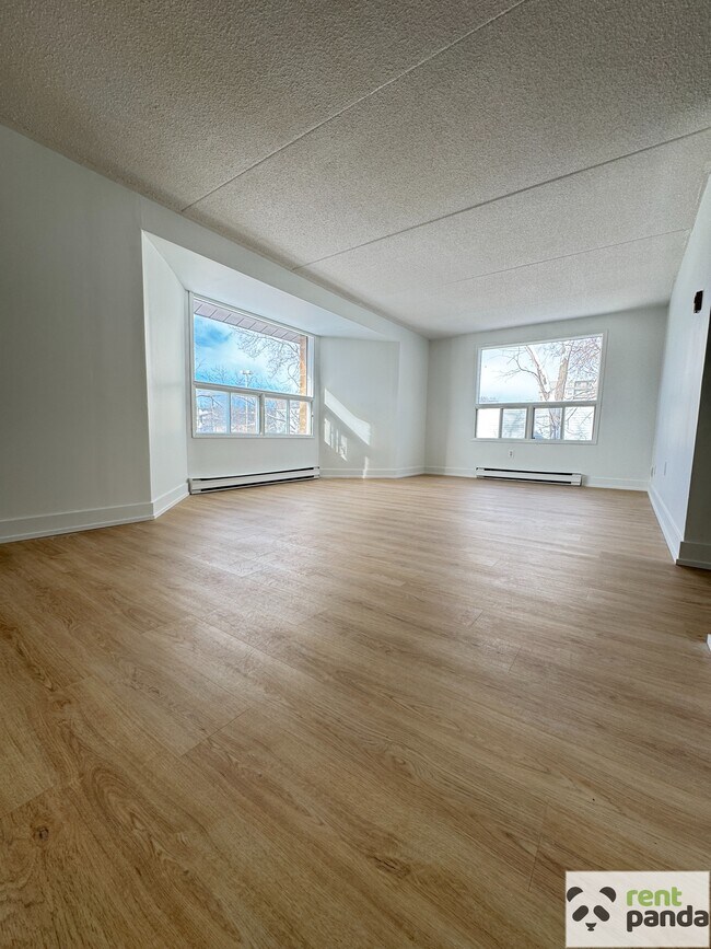 Building Photo - 305-56 Donald St