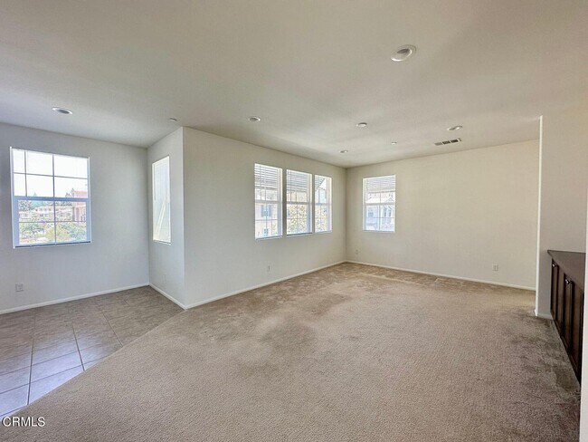 Building Photo - 5036 Manzano St
