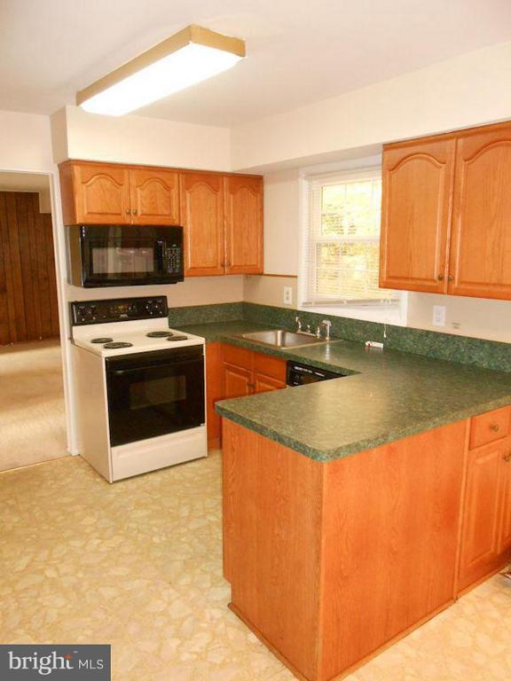 7327 Wickford Dr, Alexandria, VA 22315 House Rental in Alexandria, VA