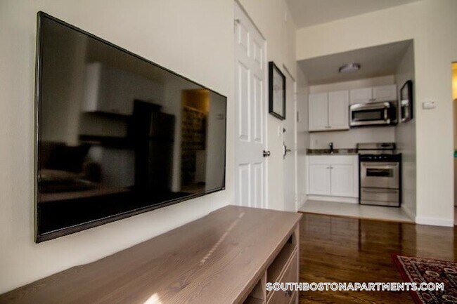 Foto del edificio - 538 E Broadway