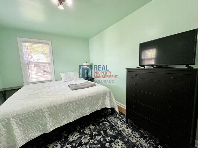 Foto del edificio - 4345 Depew St