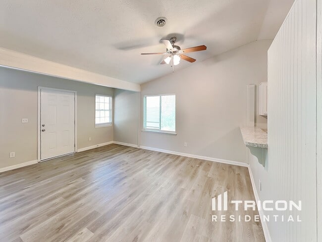 Foto del edificio - 3182 Lake Monroe Rd