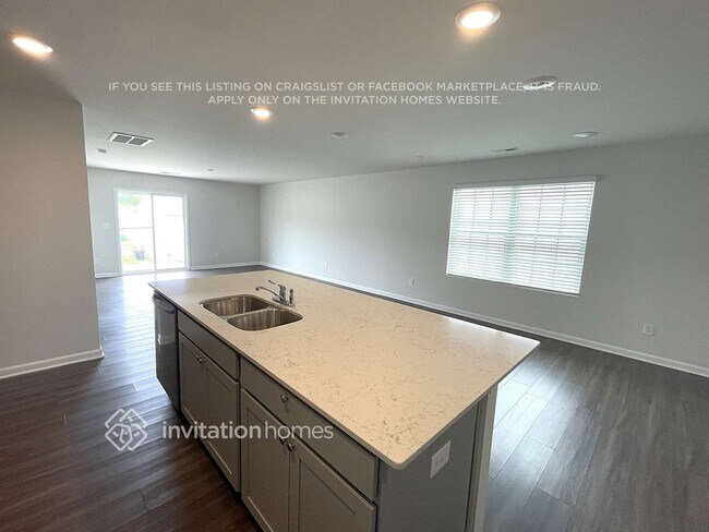 Foto del edificio - 5122 Cameron Cmns Pkwy