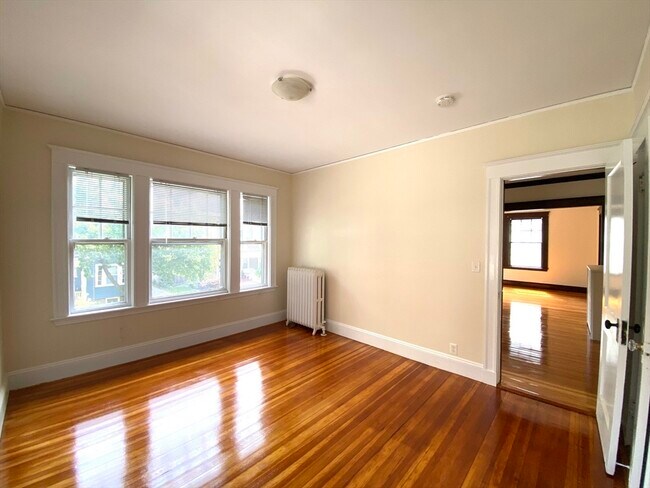 Building Photo - 58 Dunster Rd