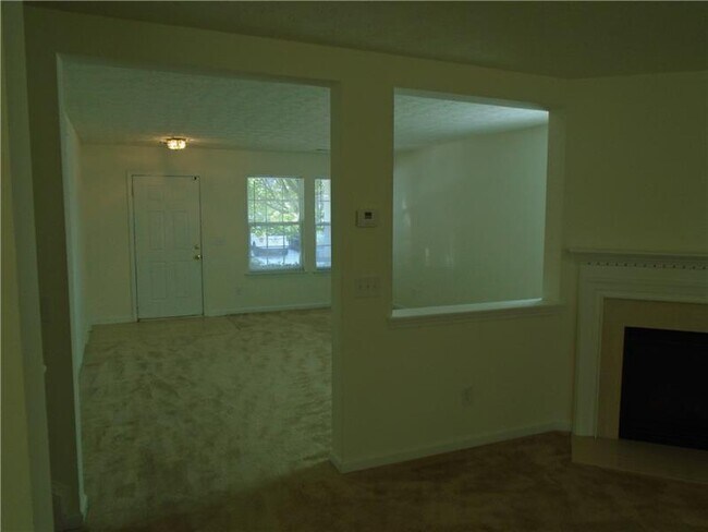 Building Photo - 2735 Meadow Trace Dr