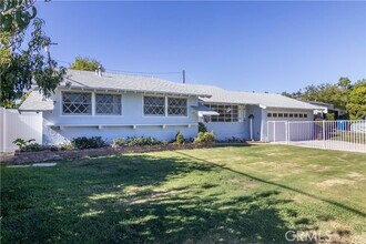 Building Photo - 11543 Swinton Ave