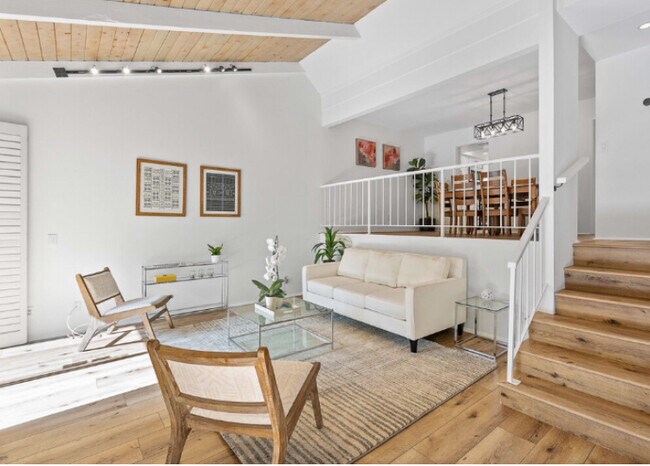 Foto del edificio - 11862 Moorpark St