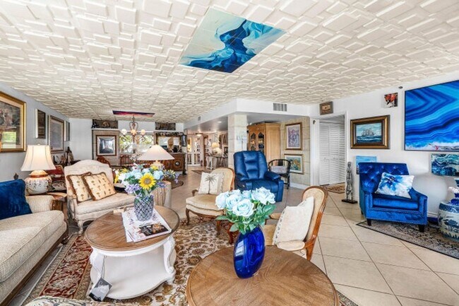 Foto del edificio - 374 Golfview Rd