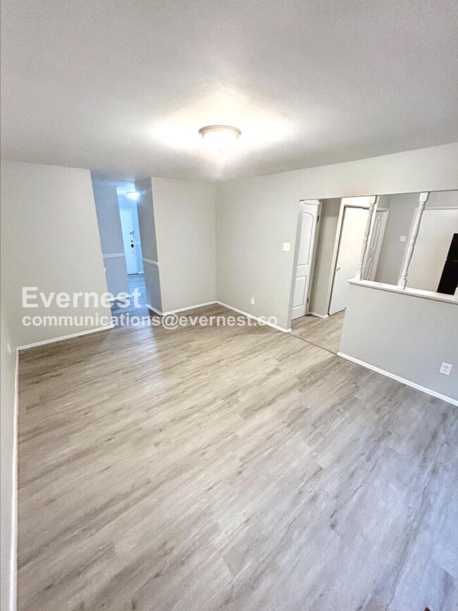 Foto del edificio - 12465 Shoreside Dr