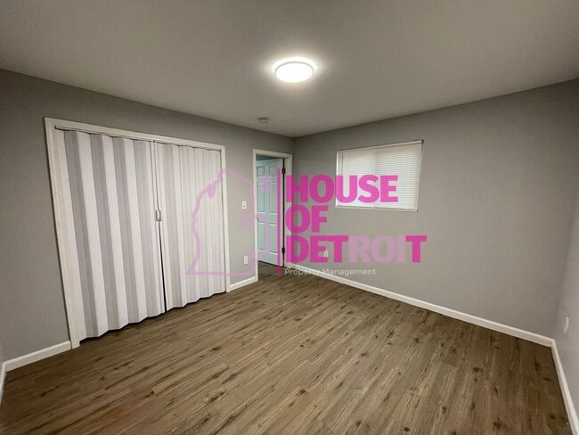 Building Photo - 3 BEDROOM | 1 BATH | FREE PRE SCREEN