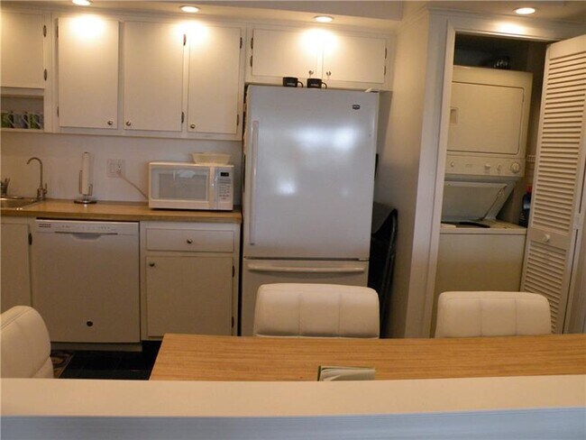 Building Photo - 3980 Oaks Clubhouse Dr