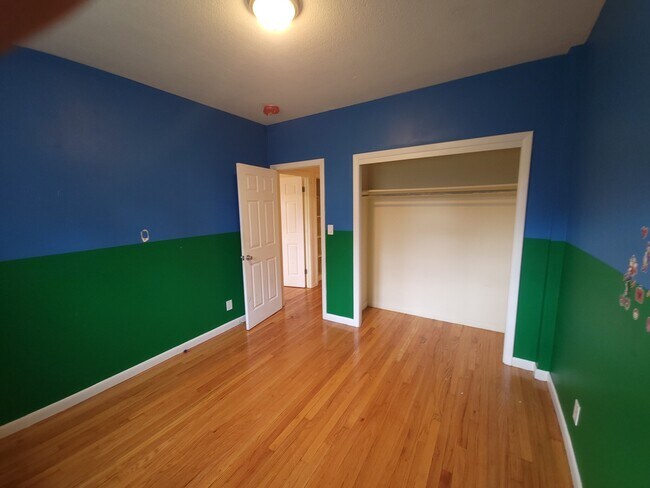 Building Photo - 20 Tufts St