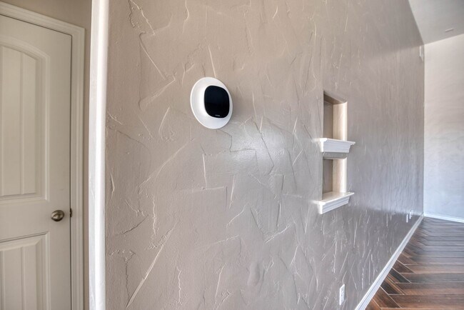 Foto del edificio - Eastside area for Short or Long Term Rental(Completely Furnished) Beautiful 4 bed/2 baths