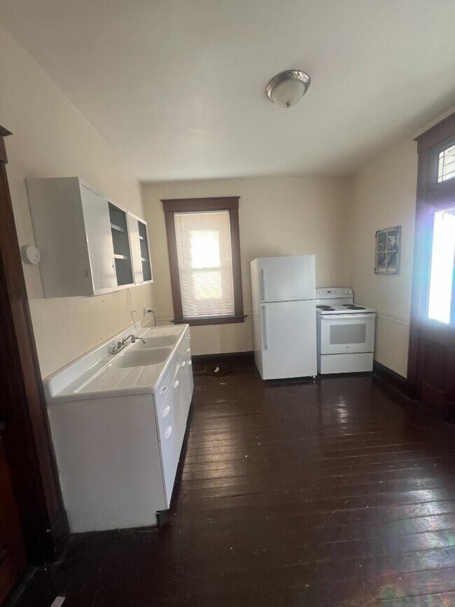 Foto del edificio - 3498 Boudinot Ave