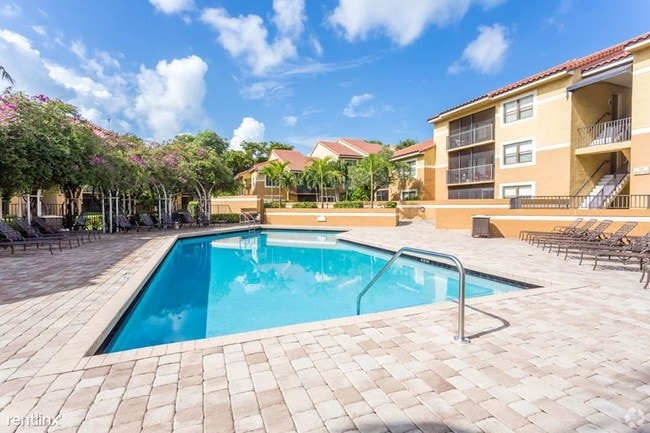 Building Photo - 1 br, 1 bath Apartment - 830 South Park Rd
