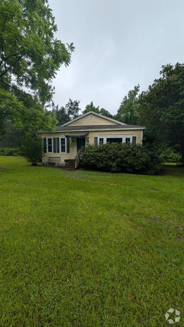 Building Photo - 477 Cadeville Cutoff Rd
