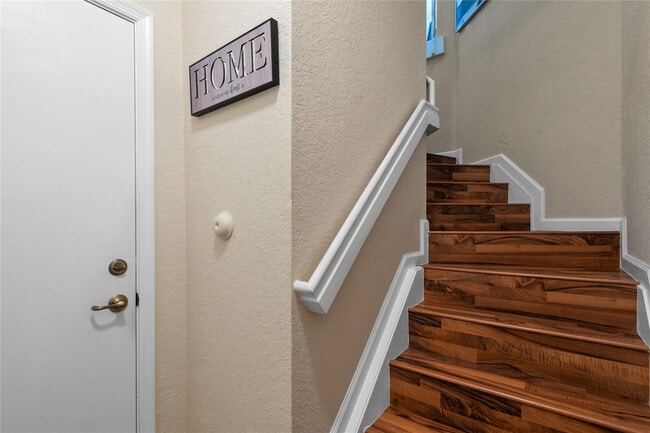 Building Photo - 3067 Laurel Ridge Cir